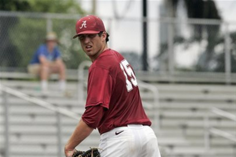 Stanford baseball edges Cal State Fullerton to stay alive in regional