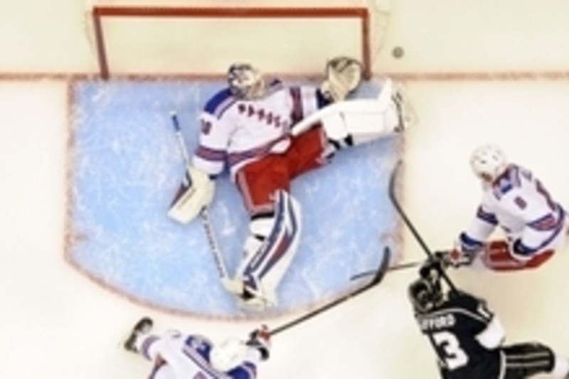 goalie-kelly-hrudey-of-the-los-angeles-kings-defends-the-net