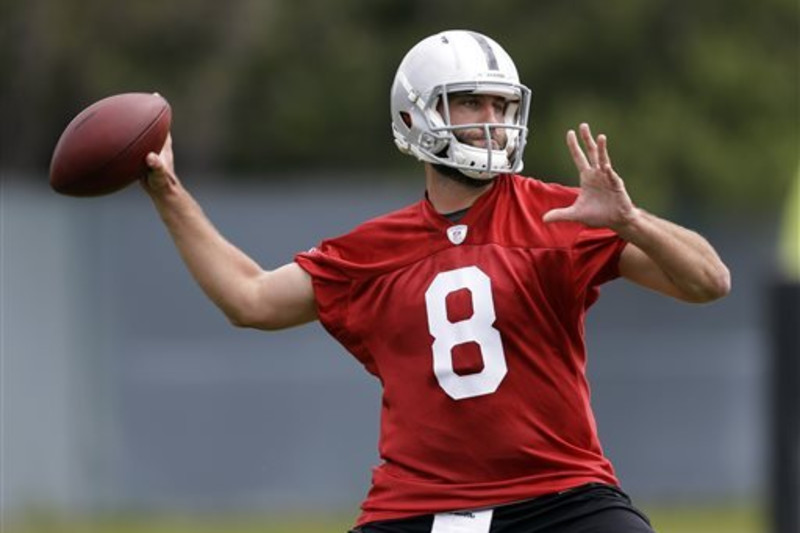 Raiders pick Carr over Schaub as new QB