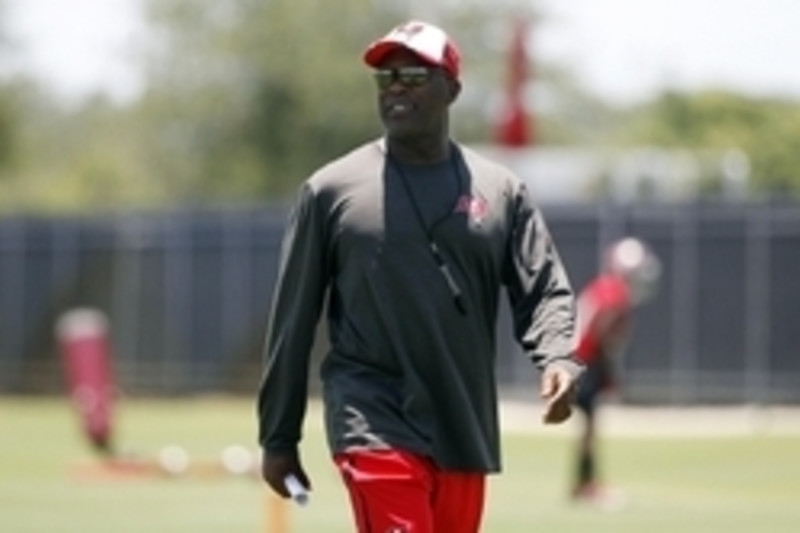 Lavonte David potentially being a cap casualty is a jaw-dropping theory -  Bucs Nation