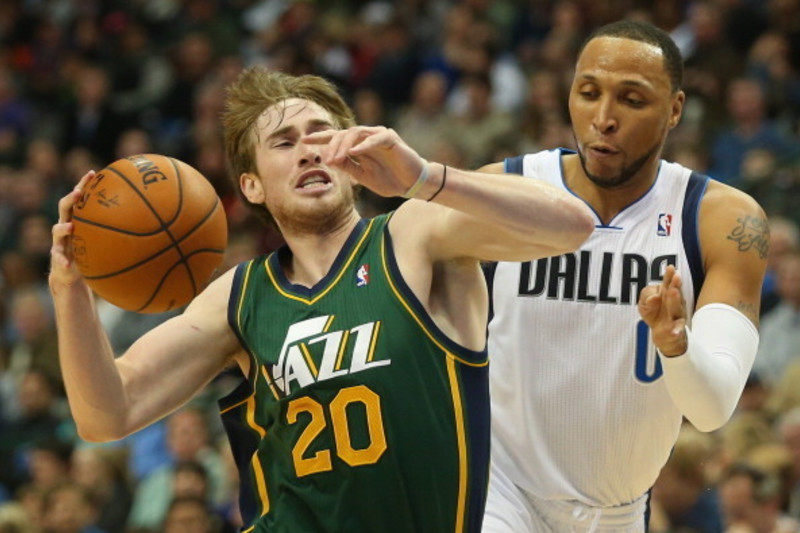 Report: Gordon Hayward, Utah Jazz remain 'far apart' in contract  discussions - Sports Illustrated