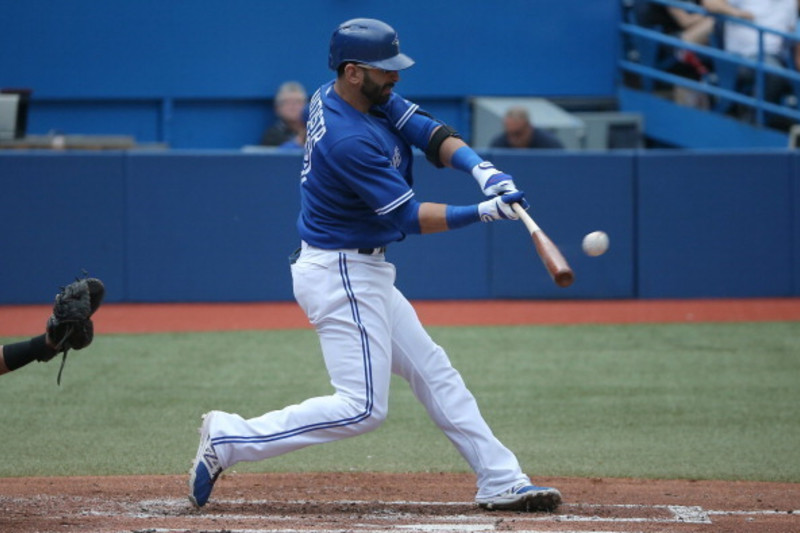 MLB playoffs: Why runners wear oven mitt gloves on base