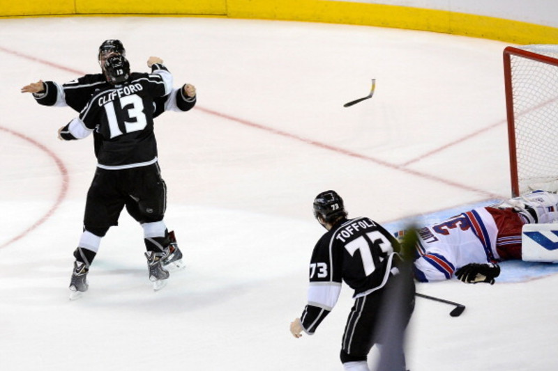 Alec Martinez expected to make full recovery after wrist