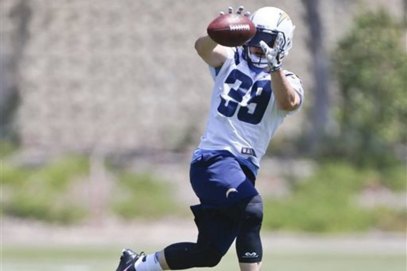 Running back Danny Woodhead of the San Diego Chargers runs down field  News Photo - Getty Images