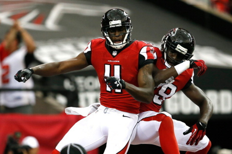 Atlanta Falcons wide receiver Julio Jones (11) celebrates his