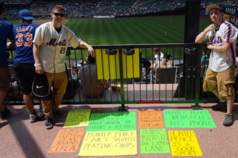 Hunter Pence Signs