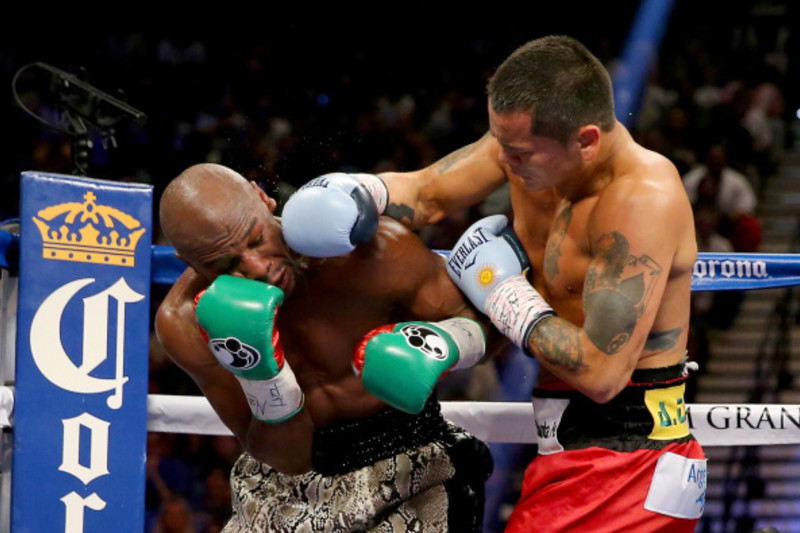 ESPN Ringside on X: On this date in 2014, Floyd Mayweather defeated Marcos  Maidana by majority decision in their first of back-to-back fights.   / X