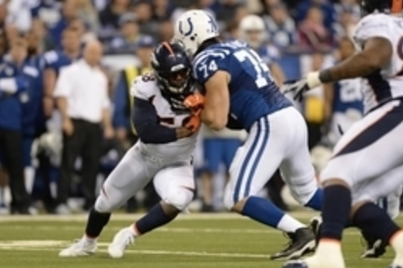 Denver Broncos outside linebacker Von Miller (58) looks to tackle Raiders  running back Josh Jac …