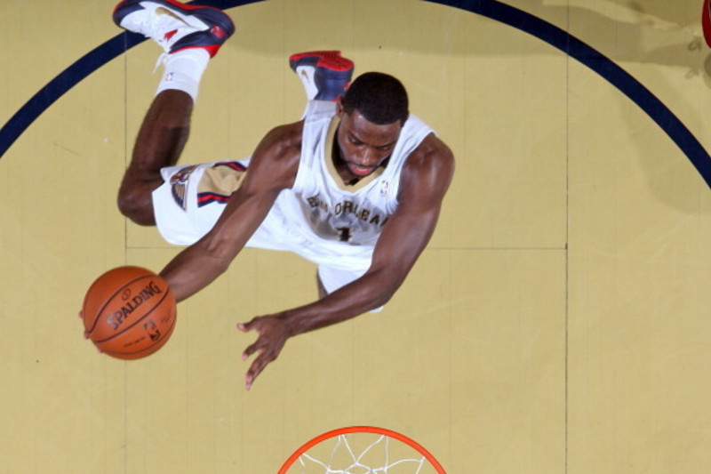 New Orleans Pelicans' Tyreke Evans getting knee checked out after suffering  soreness, Pelicans