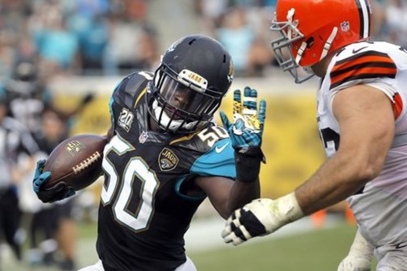 Jacksonville, FL, USA. 5th Nov, 2017. Jacksonville Jaguars defensive end  Yannick Ngakoue (91) during the 2nd half NFL football game between the  Cincinnati Bengals and the Jacksonville Jaguars. Jacksonville defeated  Cincinnati 23-7