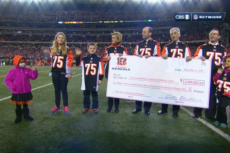 Cincinnati Bengals selling Devon Still jerseys, donating proceeds to