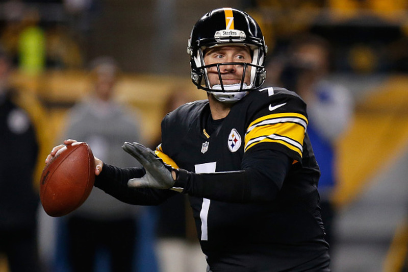 Pittsburgh Steelers' quarterback Ben Roethlisberger (7) pats running back  Jerome Bettis (36) on the head after Roethlisberger scored a touchdown on a  4-yard run against the Denver Broncos during the fourth quarter