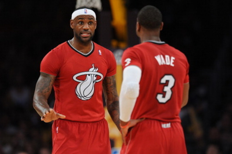 Heat's LeBron James 'not a big fan' of sleeved jerseys after poor shooting  night - Sports Illustrated