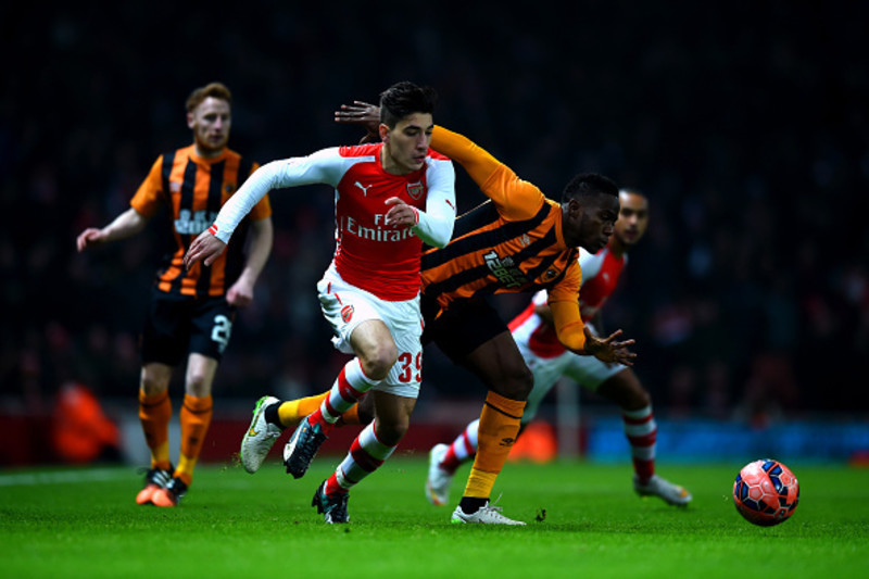 Mathieu Debuchy injury: Arsene Wenger says Hector Bellerin is now