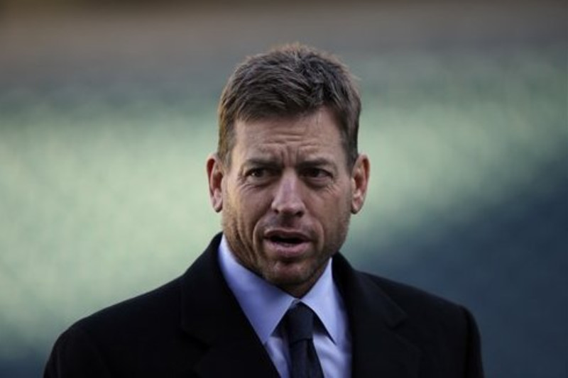 Hall-of-Famer Troy Aikman calls Tom Brady 'the most UNATHLETIC