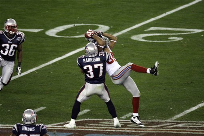 Junior achievement: Seau reports to the Patriots