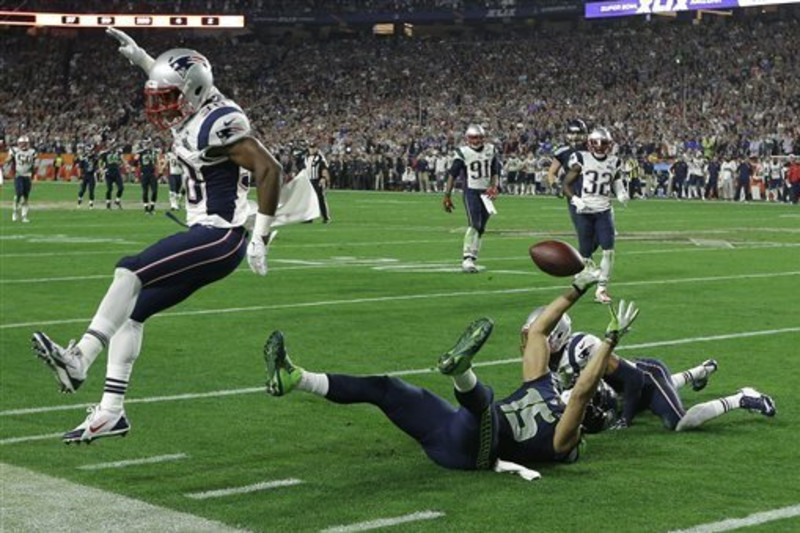 Super Bowl 2015: Seahawks, Patriots battle for Superbowl glory - CBS News