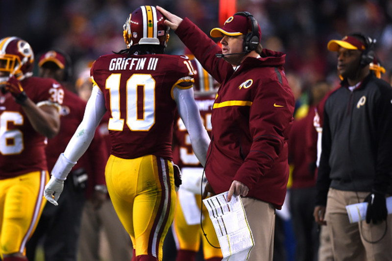 Redskins' RG3 clears air with Moss, coaches