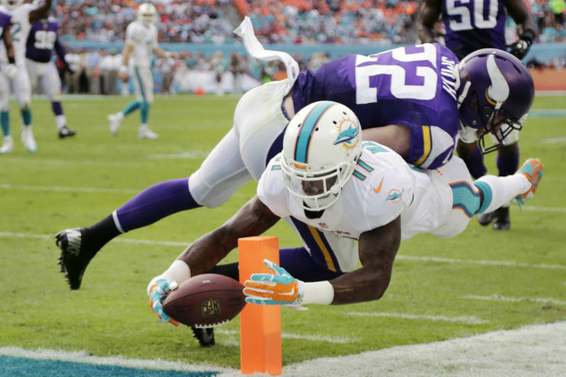 Dolphins looking to restructure Mike Wallace contract? - The Phinsider