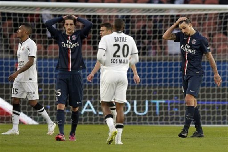 Ligue 1 » News » PSG's Van der Wiel fined after Ibrahimovic clash