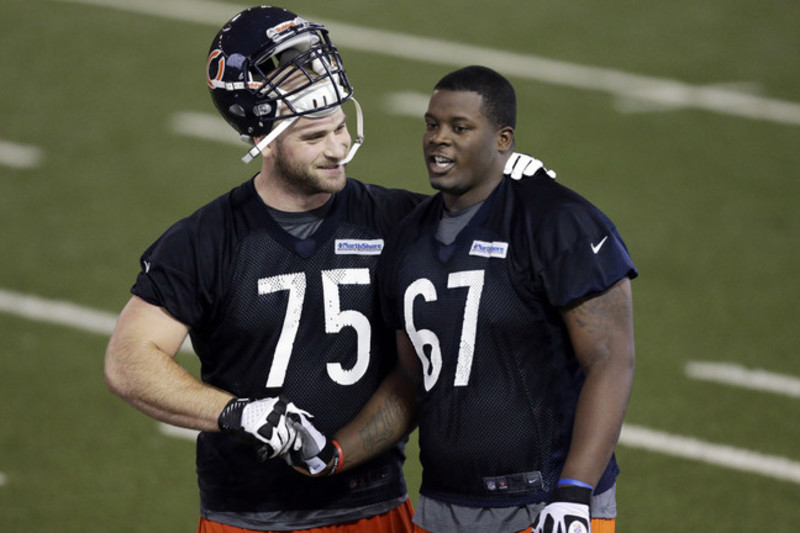 Bears haven't ruled out moving Kyle Long to right tackle