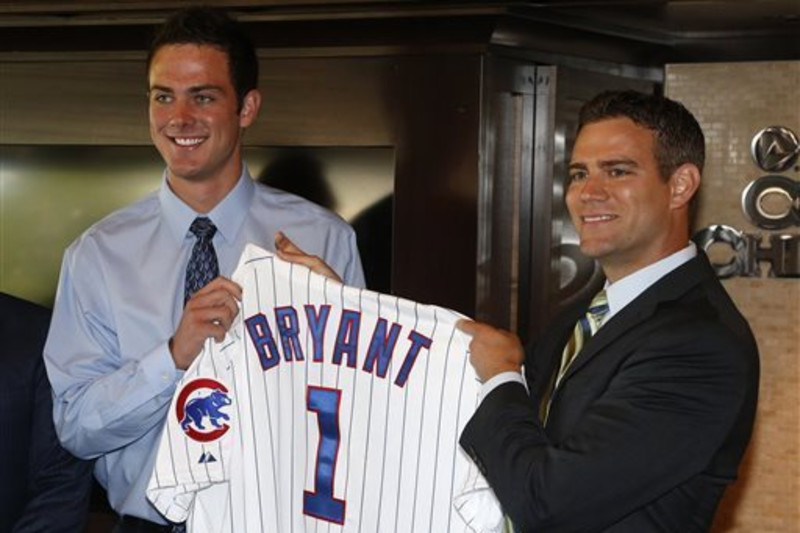 Milwaukee, WI, USA. 9th May, 2015. Chicago Cubs third baseman Kris Bryant  #17 in action during the Major League Baseball game between the Milwaukee  Brewers and the Chicago Cubs at Miller Park