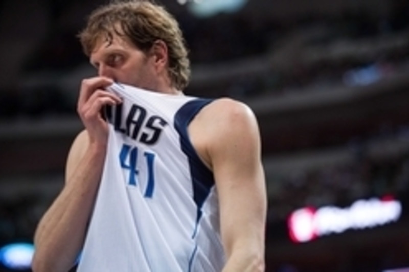 Mavs' Dirk Nowitzki posts respectable performance, falls in first