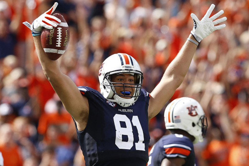 Cincinnati Bengals tight end C.J. Uzomah coaches up media on how to  pronounce his name