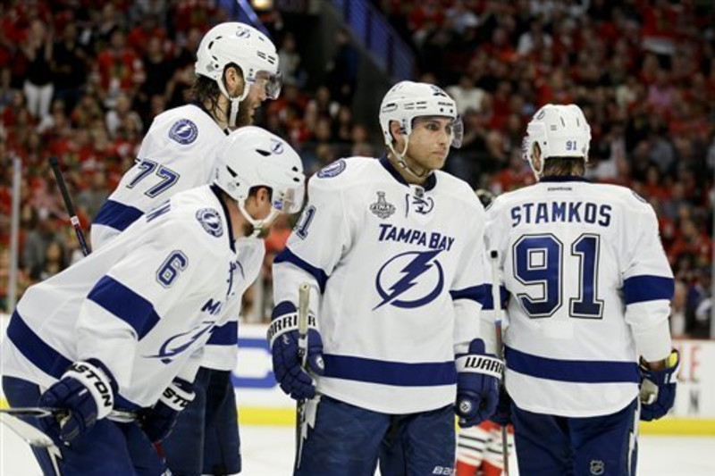 Lightning down Blackhawks but lose Steven Stamkos to injury - The Rink Live