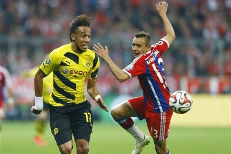 Gabon striker Aubameyang extends contract with Borussia Dortmund