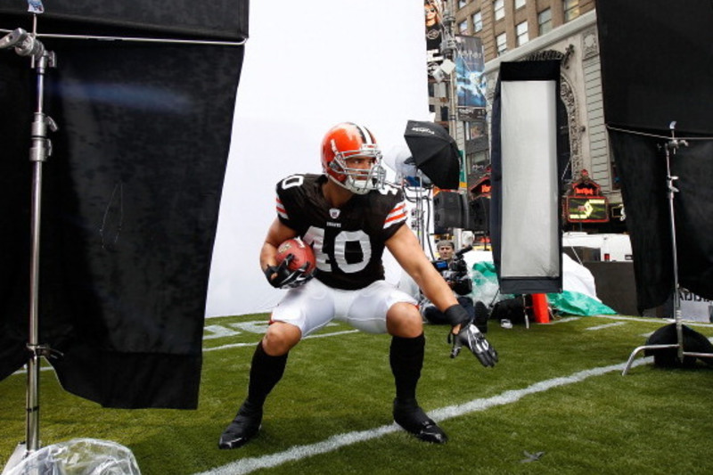 Former Browns LT Joe Thomas participates in MLB Celebrity Softball