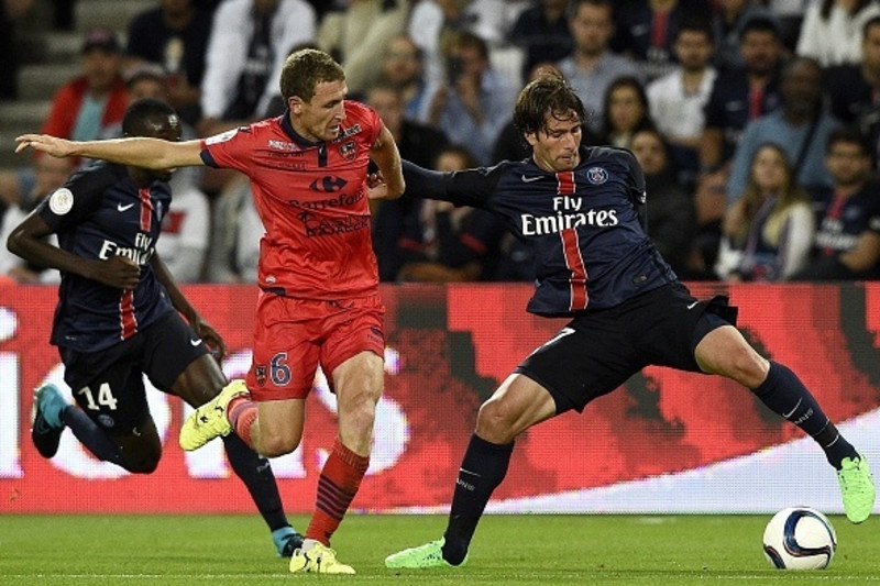 PSG pausing for thought on left-back situation - agreement in