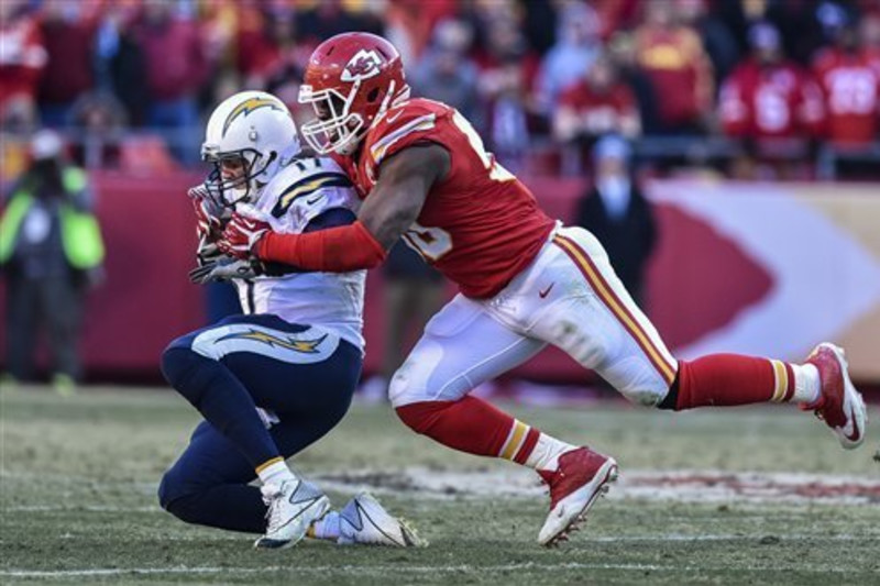 Chiefs lose Tamba Hali (ankle), Justin Houston (elbow) to injuries - Sports  Illustrated