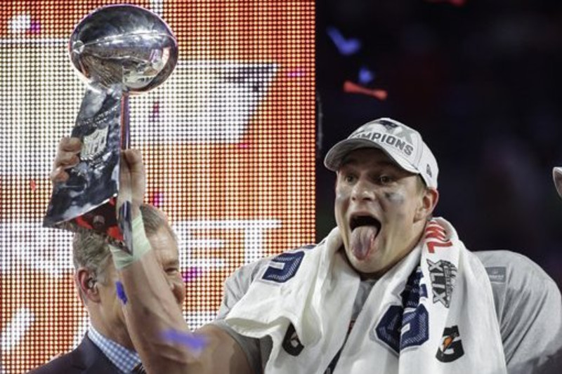 College sports notebook: Woodland Hills grad Rob Gronkowski