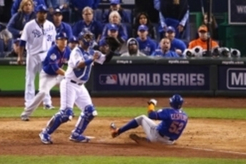 Royals Beat Mets 5-4 in 14th Inning of First World Series Game