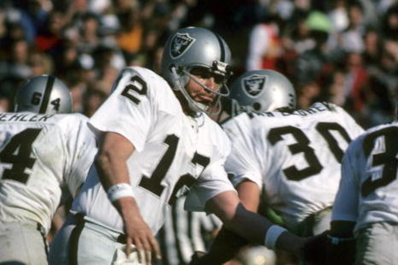 Former Oakland Raiders and Houston Oilers quarterback Ken Stabler agreed to  play for the New Orleans Saints, speaking at Vero Beach, Fla., Aug. 24,  1982. Stabler will begin practicing Wednesday and hopes