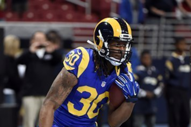 Rams beat Buccaneers in possible final game in St. Louis