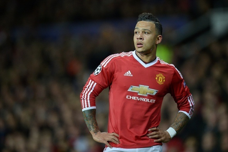 Manchester United's Memphis Depay dresses like a 'Peruvian flute player'  according to former Ajax boss - Mirror Online