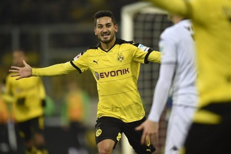 Borussia Dortmund make €23m bid for Henrikh Mkhitaryan