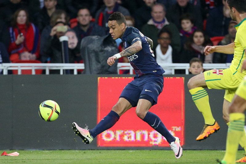 Report: van der Wiel close to Roma