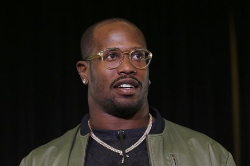 Why haven't the Broncos and Von Miller agreed to a long-term deal? We asked  an NFL salary cap expert - Denverite, the Denver site!