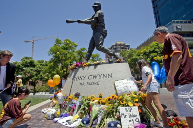 Tony Gwynn Jr. hits walk-off single on emotional Father's Day