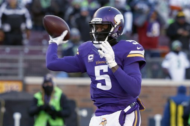 Vikings Want To Keep Mike Wallace, Phil Loadholt