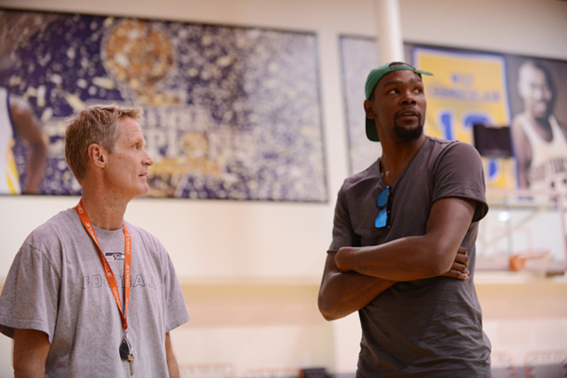 This Date in NBA History (July 7): Free agent Kevin Durant signs with the Golden  State Warriors in 2016