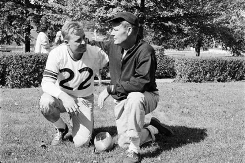 Detroit Lions quarterback Bobby Layne gets ready to throw the ball