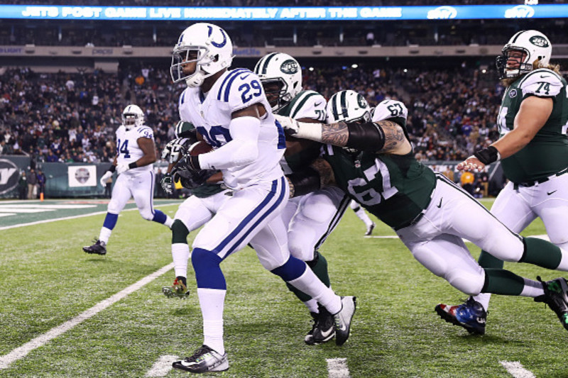 Jets steal momentum late, beat Steelers