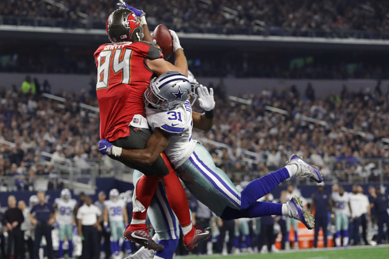 Brate Catches Three Passes in Super Bowl LV Victory - Harvard University