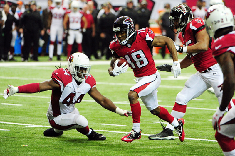 Atlanta Falcons wide receiver Taylor Gabriel (18) warms up before