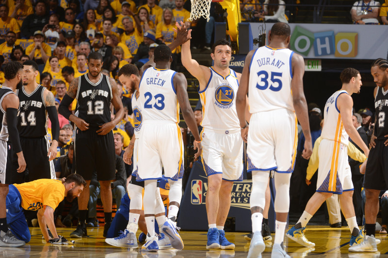 Warriors' Zaza Pachulia Draws Spurs' Ire Over Key Play - The New