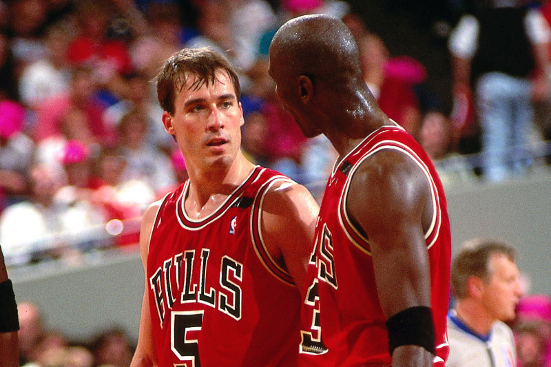 Around Jordan, teammates saw price of fame, Sports